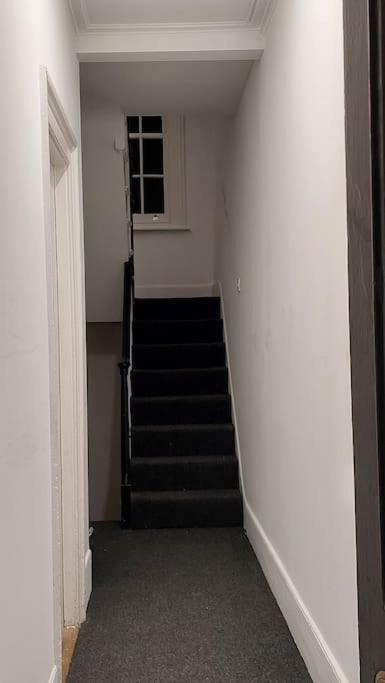 Harry Potter 9 3/4 Flat Apartment ลอนดอน ภายนอก รูปภาพ