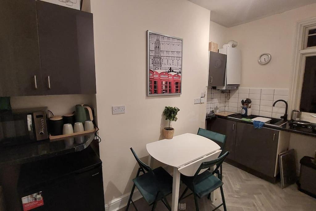 Harry Potter 9 3/4 Flat Apartment ลอนดอน ภายนอก รูปภาพ